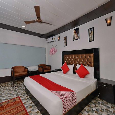 Collection O Retreat Morjim Resort Bagian luar foto