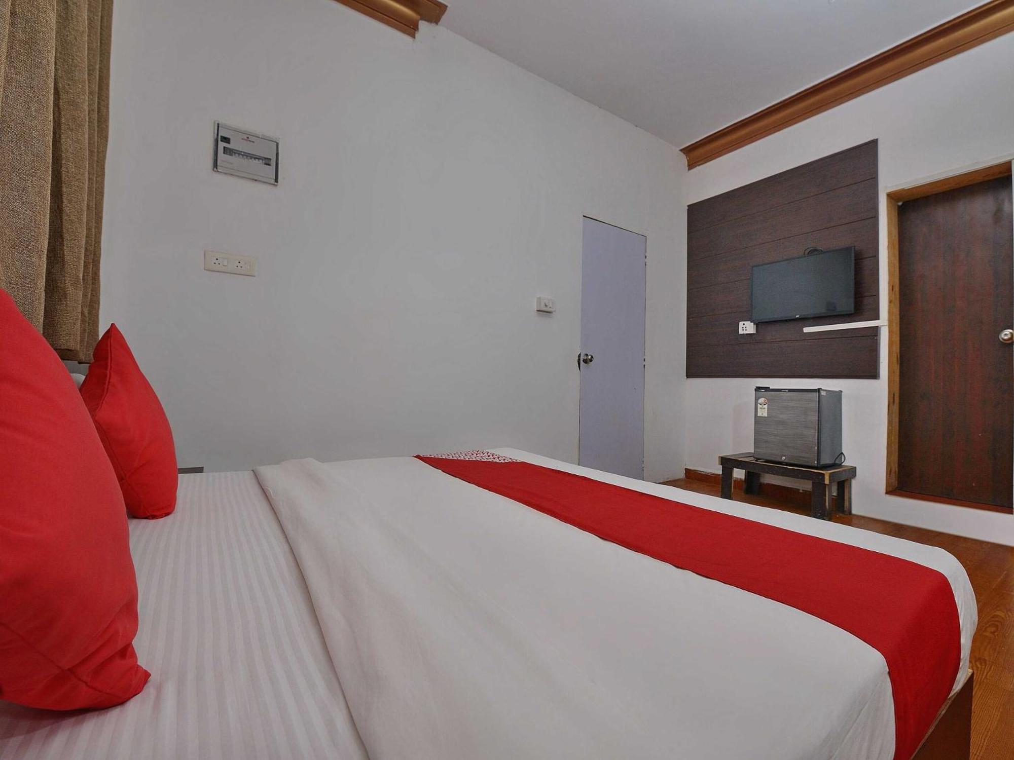 Collection O Retreat Morjim Resort Bagian luar foto