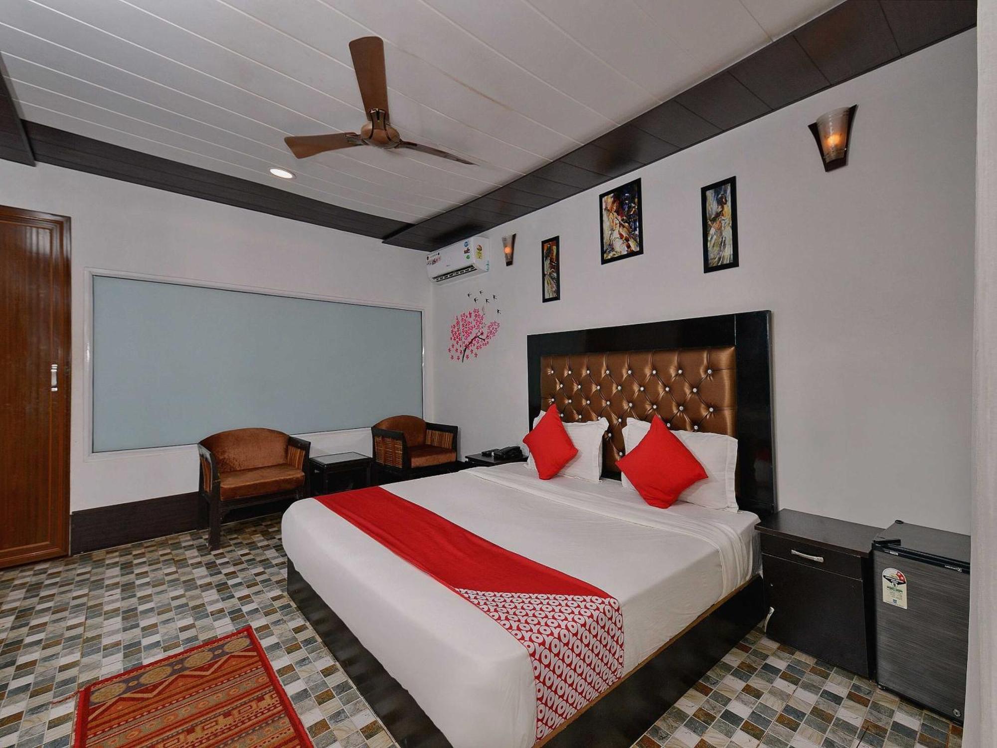 Collection O Retreat Morjim Resort Bagian luar foto