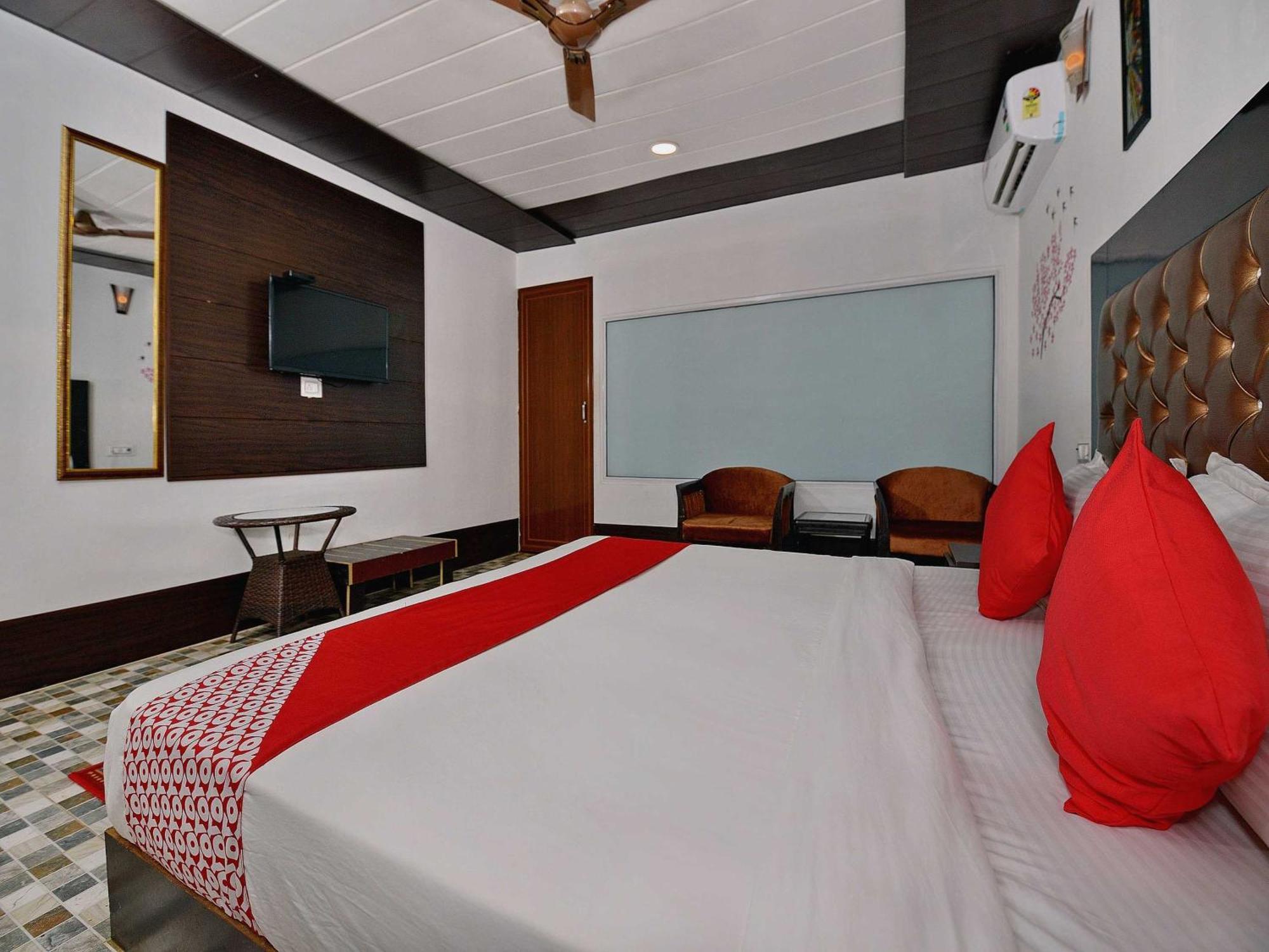 Collection O Retreat Morjim Resort Bagian luar foto