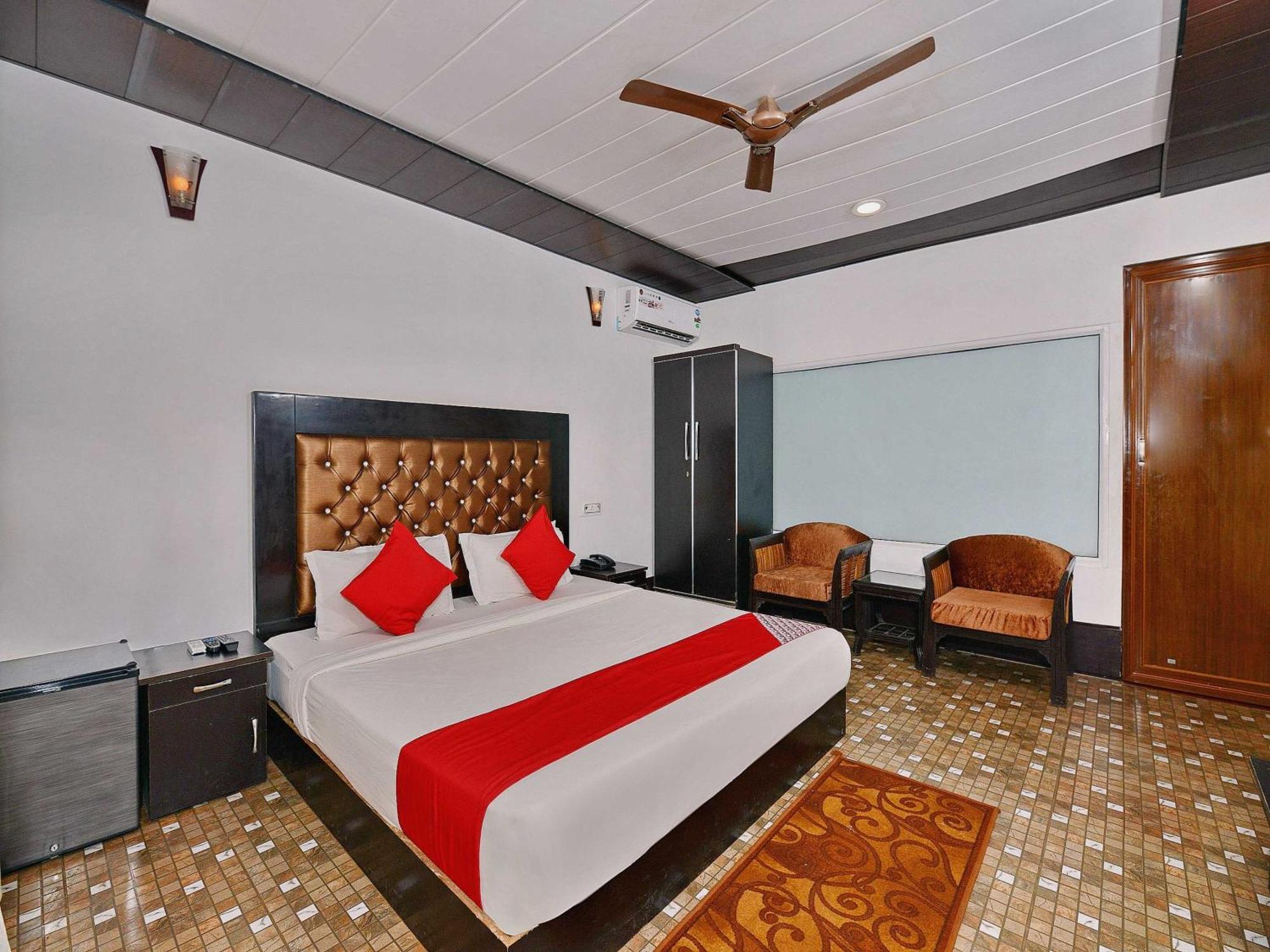 Collection O Retreat Morjim Resort Bagian luar foto