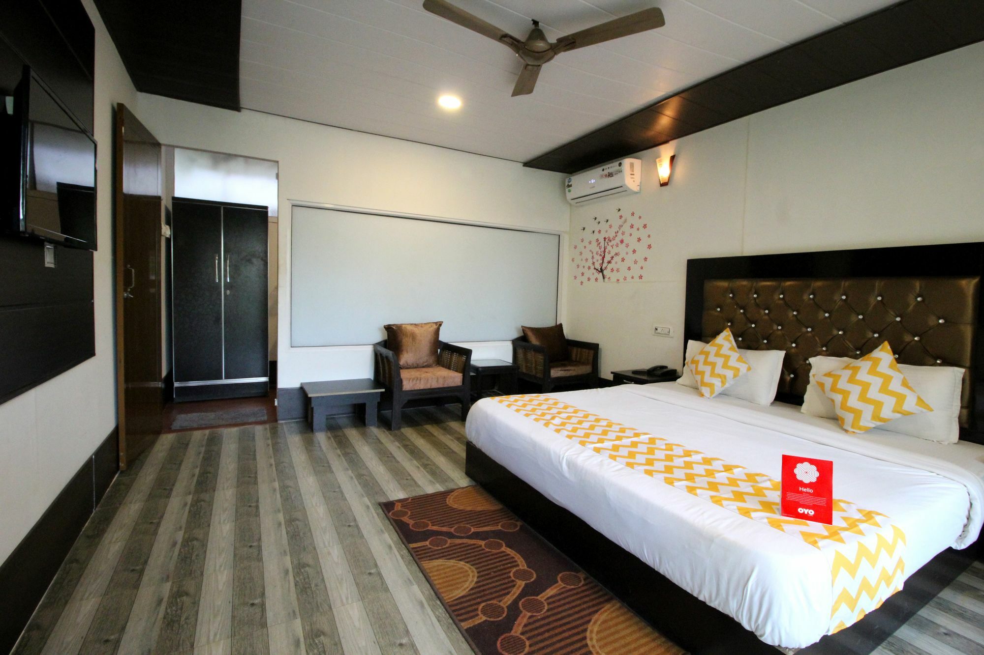 Collection O Retreat Morjim Resort Bagian luar foto